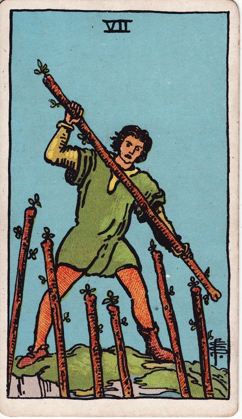 权杖七（Seven of Wands）· rider-waite
